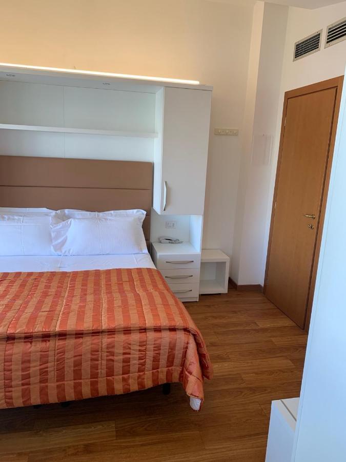 Hotel Ardea Riccione Exterior foto