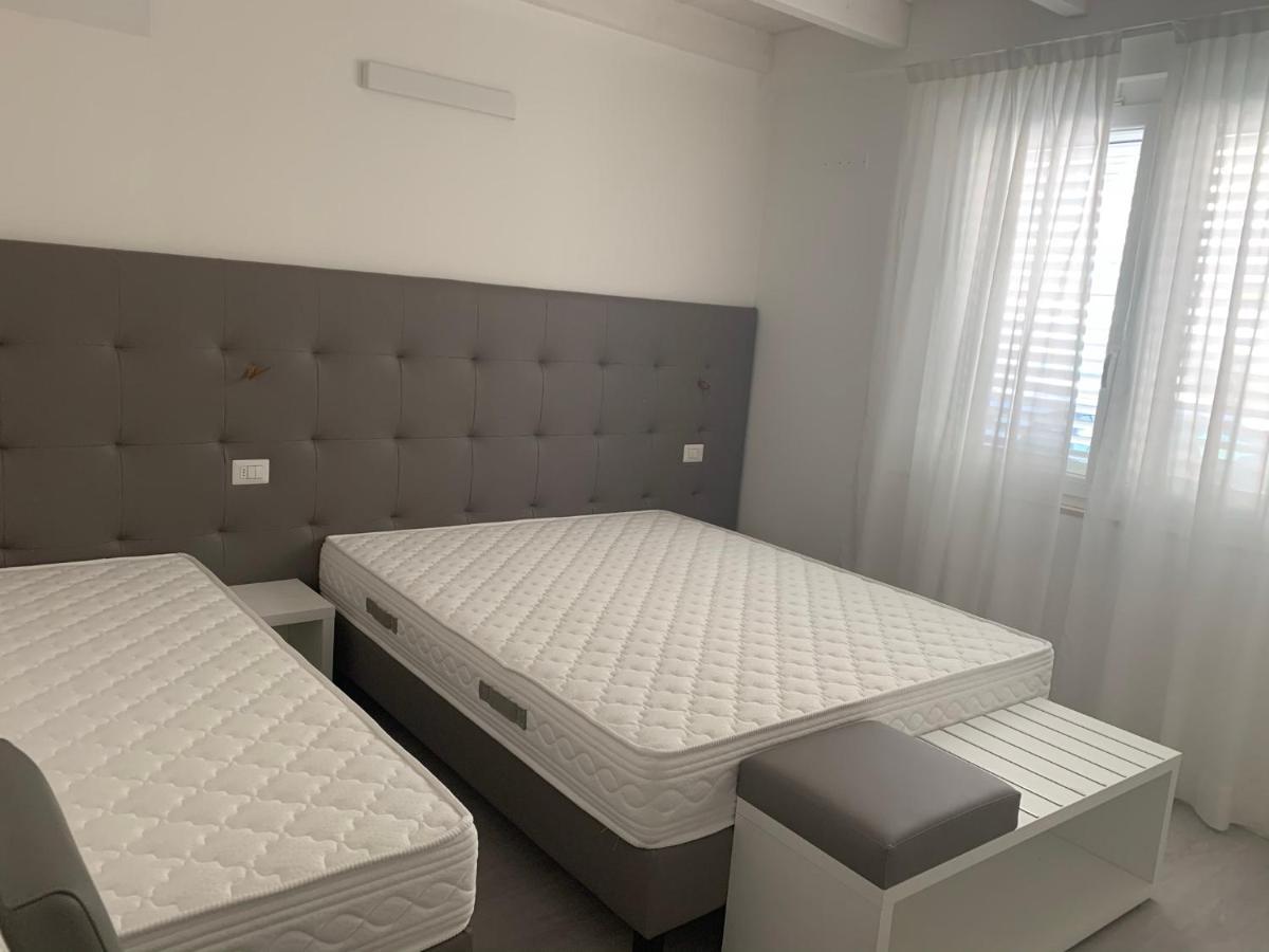 Hotel Ardea Riccione Exterior foto