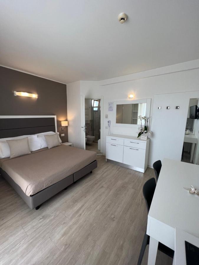 Hotel Ardea Riccione Exterior foto